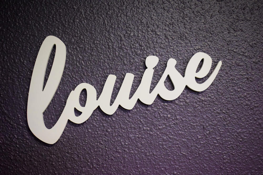 Réalisations Idées cadeaux prénom Lettres découpées Louise-prénom - Décoration pour Chambre- Ecriture Liée - Blanc